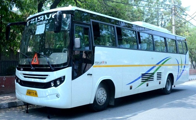 32 Seater Luxury Bus